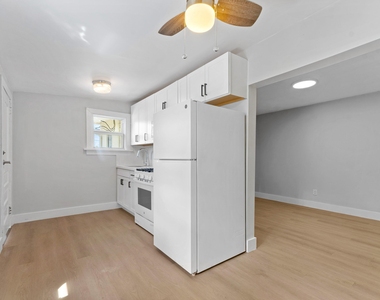 4561 Lake Avenue - Photo Thumbnail 4
