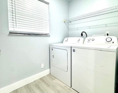 142 La Mancha Avenue - Photo Thumbnail 7