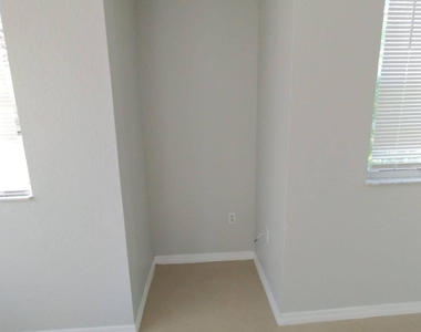 2307 Belmont Lane - Photo Thumbnail 10