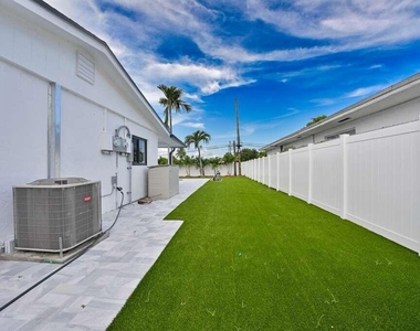 4721 Sw 43rd Terrace - Photo Thumbnail 13