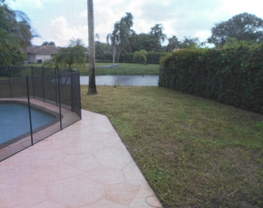 827 Nw 87th Avenue - Photo Thumbnail 35