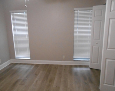 827 Nw 87th Avenue - Photo Thumbnail 26