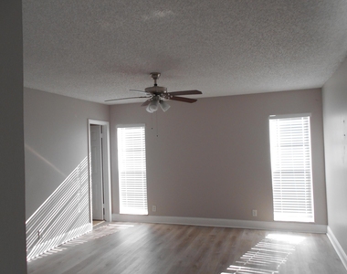 827 Nw 87th Avenue - Photo Thumbnail 25