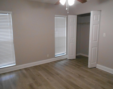 827 Nw 87th Avenue - Photo Thumbnail 30