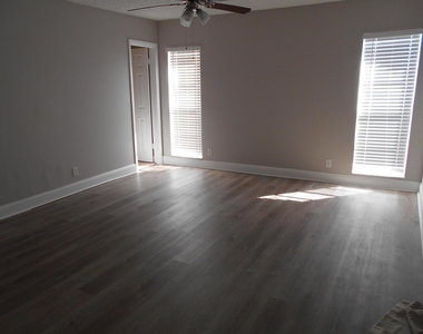 827 Nw 87th Avenue - Photo Thumbnail 16