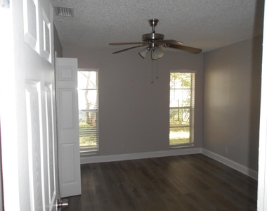 827 Nw 87th Avenue - Photo Thumbnail 31