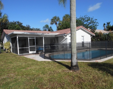 827 Nw 87th Avenue - Photo Thumbnail 38