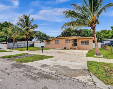 2180 Nw 105th Terrace - Photo Thumbnail 4