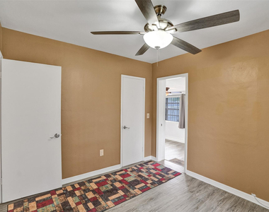 2180 Nw 105th Terrace - Photo Thumbnail 23