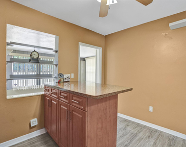 2180 Nw 105th Terrace - Photo Thumbnail 13