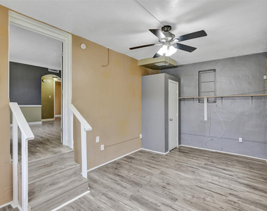 2180 Nw 105th Terrace - Photo Thumbnail 14