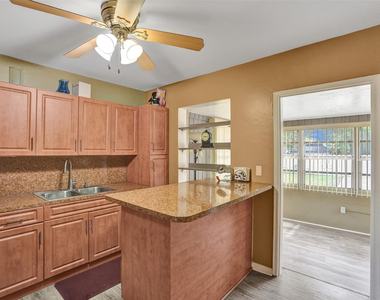 2180 Nw 105th Terrace - Photo Thumbnail 10