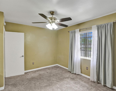 2180 Nw 105th Terrace - Photo Thumbnail 19