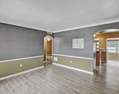 2180 Nw 105th Terrace - Photo Thumbnail 6
