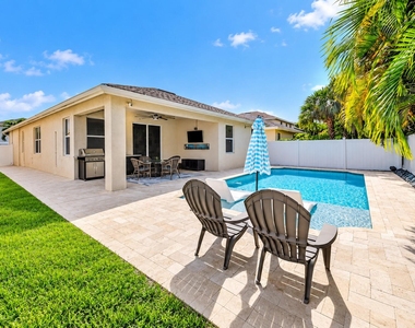 4065 Tomoka Drive - Photo Thumbnail 7