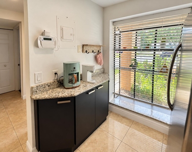 2257 Sw 15th Street - Photo Thumbnail 4