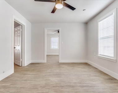 1109 W Avenue A - Photo Thumbnail 6