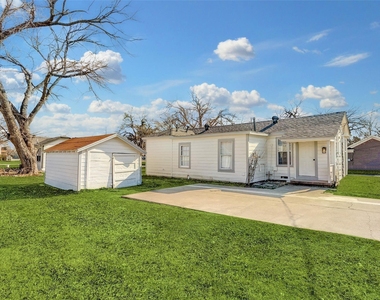 1109 W Avenue A - Photo Thumbnail 10