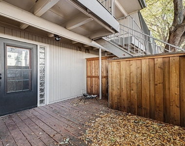 5222 Fleetwood Oaks Avenue - Photo Thumbnail 16