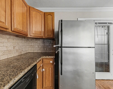 5222 Fleetwood Oaks Avenue - Photo Thumbnail 4