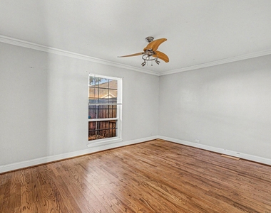 5222 Fleetwood Oaks Avenue - Photo Thumbnail 8