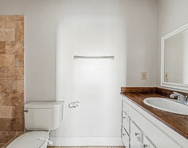 5222 Fleetwood Oaks Avenue - Photo Thumbnail 10