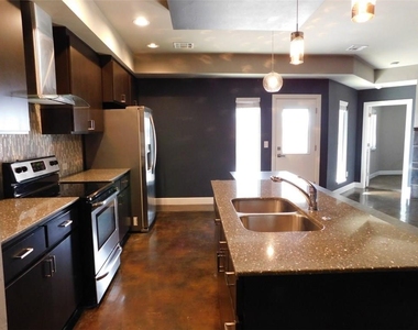 17517 Black Hawk Drive - Photo Thumbnail 7