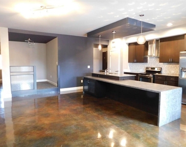 17517 Black Hawk Drive - Photo Thumbnail 5