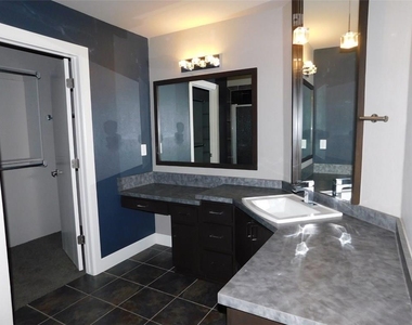 17517 Black Hawk Drive - Photo Thumbnail 10