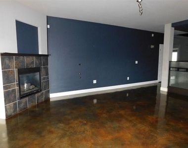 17517 Black Hawk Drive - Photo Thumbnail 4