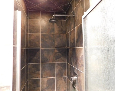 17517 Black Hawk Drive - Photo Thumbnail 11