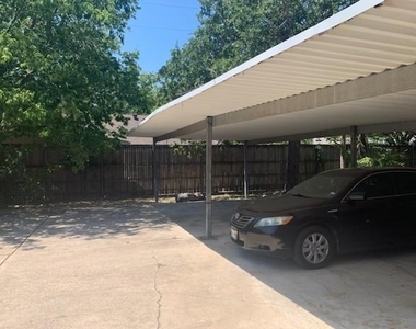2732 Parkchester Drive - Photo Thumbnail 16