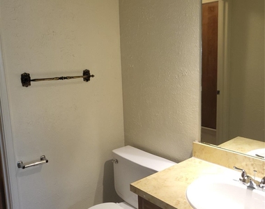 2732 Parkchester Drive - Photo Thumbnail 11