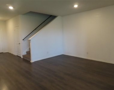 3037 Zinnia Street - Photo Thumbnail 5