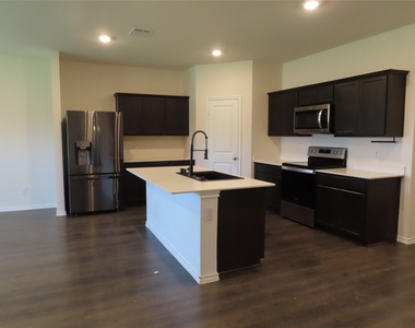 3037 Zinnia Street - Photo Thumbnail 2