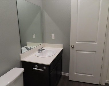 3037 Zinnia Street - Photo Thumbnail 16