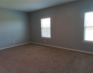 3037 Zinnia Street - Photo Thumbnail 6