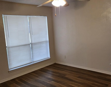 2718 Saint George Place - Photo Thumbnail 5