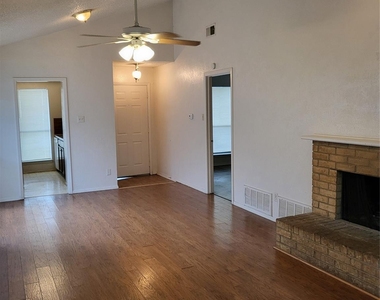 2718 Saint George Place - Photo Thumbnail 8