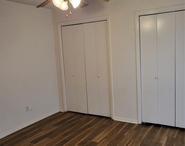 2718 Saint George Place - Photo Thumbnail 9