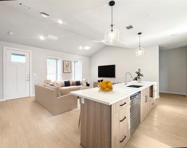 15503 Parvin Branch Way - Photo Thumbnail 9