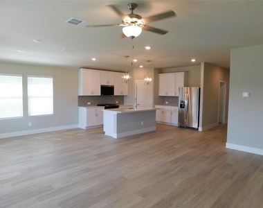 1407 Buck Run Drive - Photo Thumbnail 9