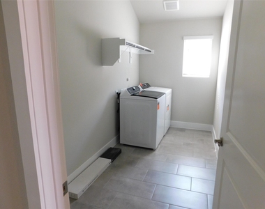 1407 Buck Run Drive - Photo Thumbnail 7