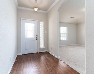1404 Villa Paloma Boulevard - Photo Thumbnail 3