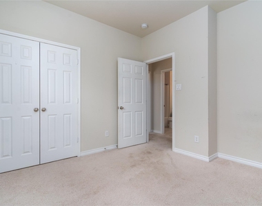 1404 Villa Paloma Boulevard - Photo Thumbnail 26