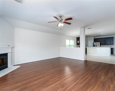 1404 Villa Paloma Boulevard - Photo Thumbnail 14