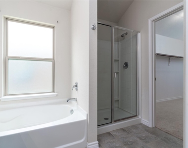 1404 Villa Paloma Boulevard - Photo Thumbnail 19