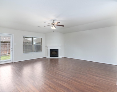 1404 Villa Paloma Boulevard - Photo Thumbnail 13