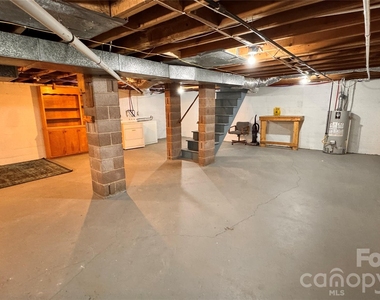 690 Brookdale Drive - Photo Thumbnail 15