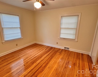 690 Brookdale Drive - Photo Thumbnail 1